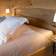 Hotel Les Cabanes Dans Les Bois, Villalier — photo 4