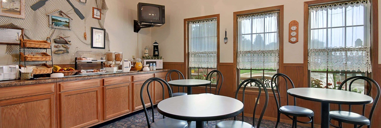Super 8 by Wyndham Pella, Pella — photo 1