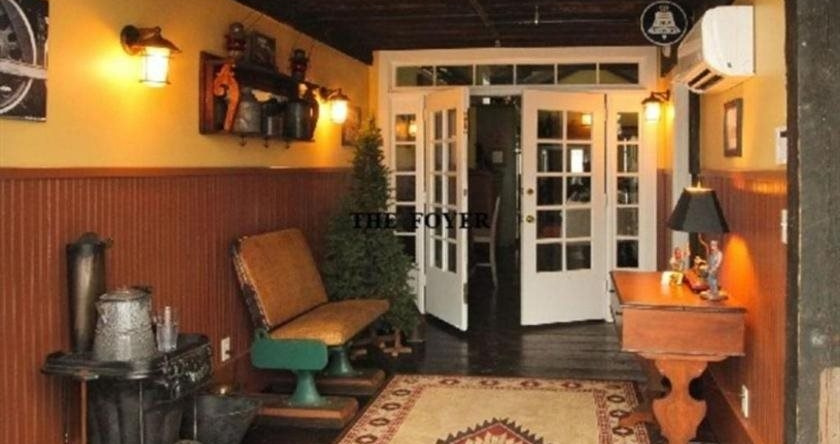 Riley's Railhouse Bed & Breakfast, Честертон — фото 1