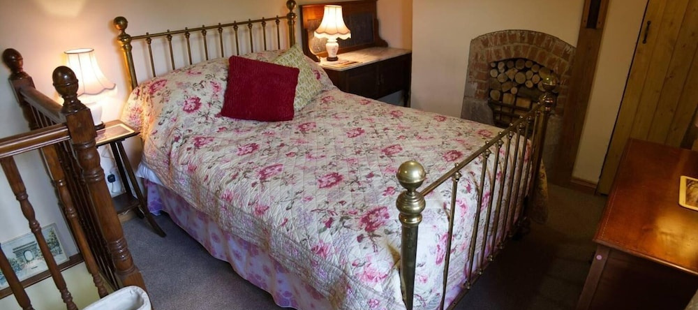 Cottage - Sleeps 2 - Garden - Parking, 瑞顿 — 照片 1