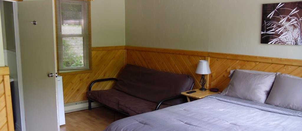 Peacock Villa Motel, Northern Bruce Peninsula — photo 1