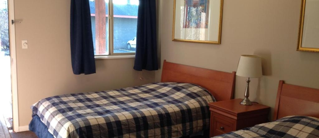 Squamish Adventure Inn, 斯阔米什 — 照片 1
