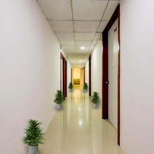 OYO Flagship 70173 Hotel Cozy Rooms, 苏拉特 — 照片 5
