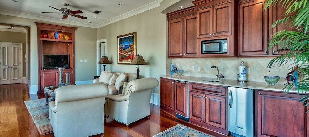 Villa Blanco 11 Bedroom Holiday Home by Five Star Properties, 德斯坦 — 照片 1