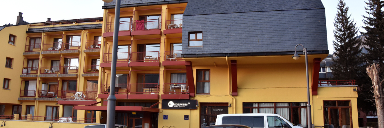 Hotel SNO Edelweiss, 贝纳斯克 — 照片 1