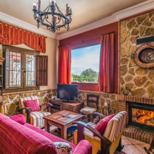 Amazing home in Crdoba with 4 Bedrooms, Private swimming pool and Outdoor swimming pool, 卡尔卡布埃 — 照片 5