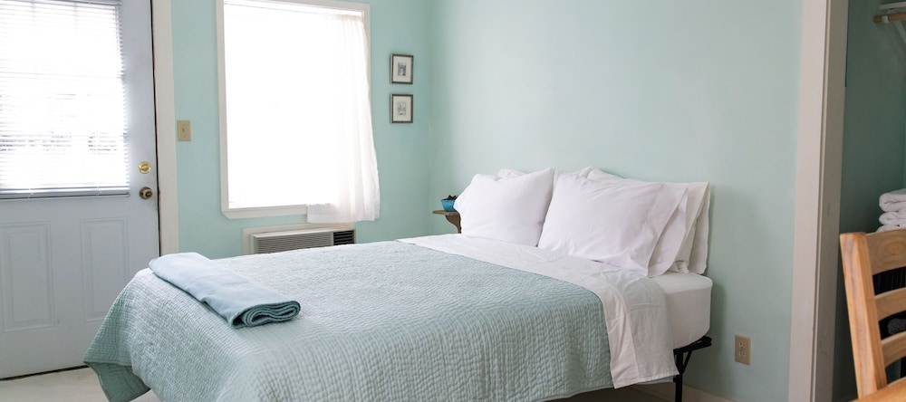 The Blue Room - Charming Studio, Great Location! by RedAwning, 阿尔派恩 — 照片 1