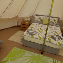 Log cabin retreat and luxury bell tent, 罗兰兹卡斯尔 — 照片 5