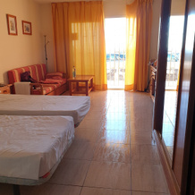Apartamentos Parque  Carolina, 阿罗纳 — 照片 3