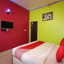 OYO 28427 Hotel Rawat Palace, 皮托拉加尔 — 照片 2