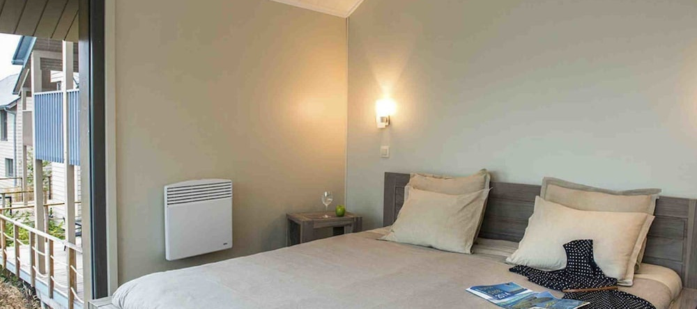 Nice Luxuriuos Villa With Sauna, Located in a Lake Area, Seloignes — photo 1