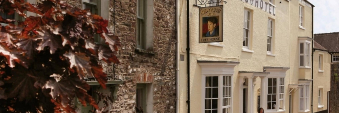 Browns Hotel - Laugharne, 洛哈恩 — 照片 1