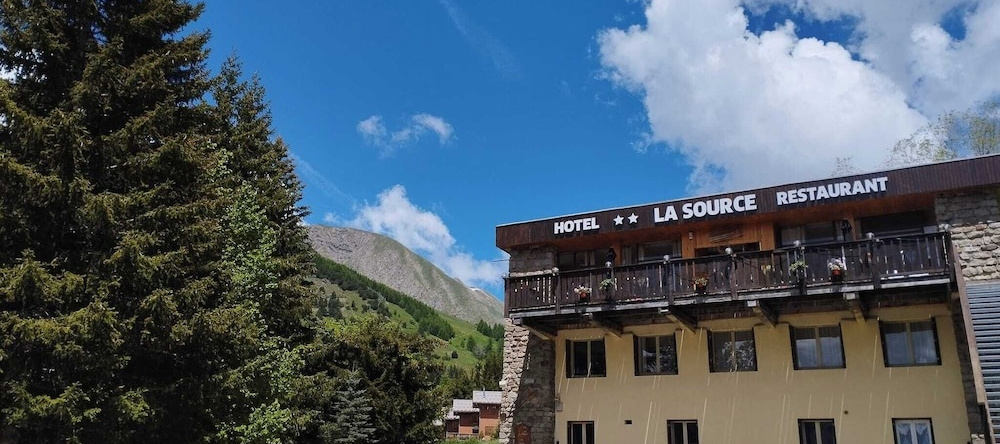 Hotel Restaurant La Source, 阿洛斯 — 照片 1