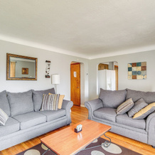 8 Mi to Dtwn Cleveland: Quiet Home w/ Fenced Yard, Cleveland — photo 5