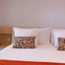 Hotel NM Suites by Escampa Hotels, 卡斯特尔-普拉特哈达罗 — 照片 4