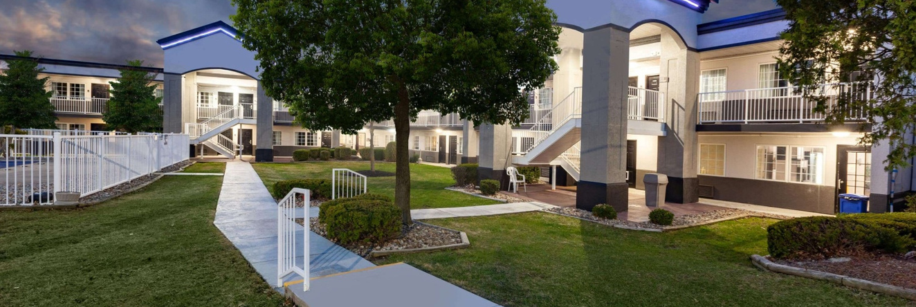 Days Inn By Wyndham Austintown, Остинтаун — фото 1
