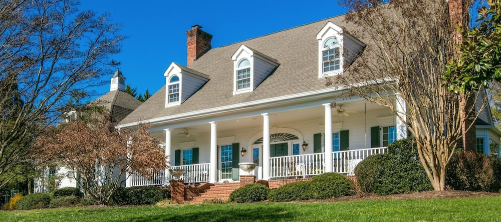 Hart House- A Luxurious Asheville Vacation Country ! 6 Bedroom Home, 弗莱彻 — 照片 1