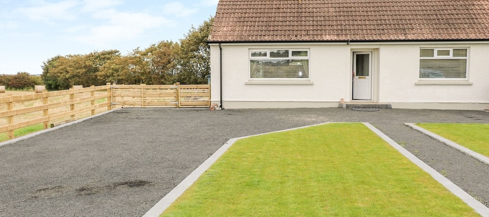Searoad Cottage, Castlerock — photo 1