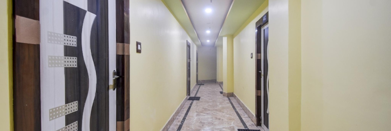 OYO 63448 Oasis Hotel, 帕尼哈蒂 — 照片 1