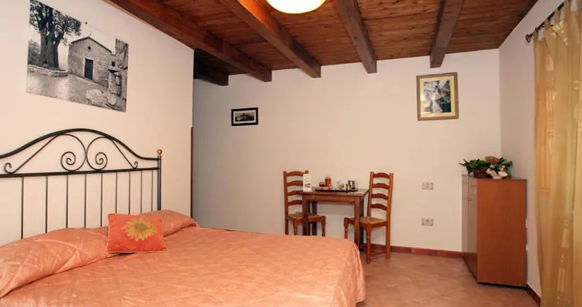 Agriturismo La Roccia, 库萨诺-穆特里 — 照片 1