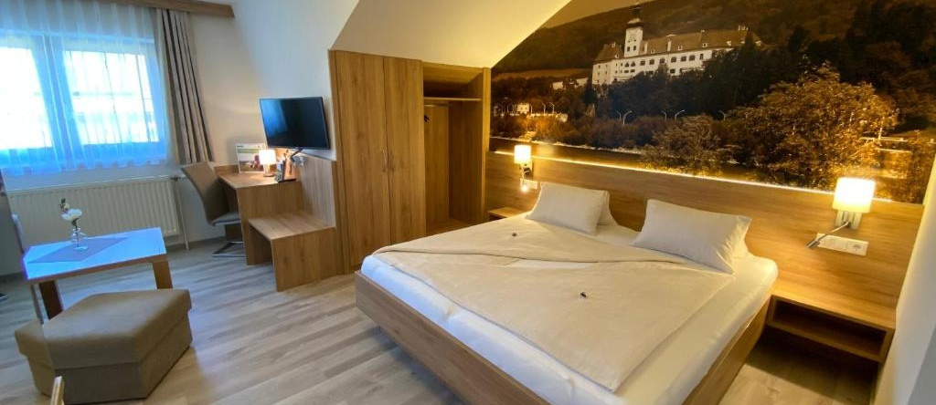 Privatzimmer & Ferienwohnungen Leeb, 多瑙河畔伊布斯 — 照片 1