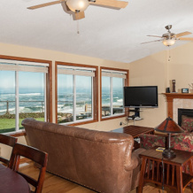 Oceanfront Solitude by RedAwning, Lincoln Beach — photo 2