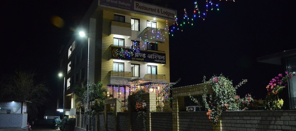 OYO 4017 Hotel Grand Ashwin 1, Wadivahre — photo 1