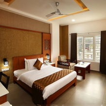 Kgees- HillTown Hotel, 伊杜基 — 照片 3