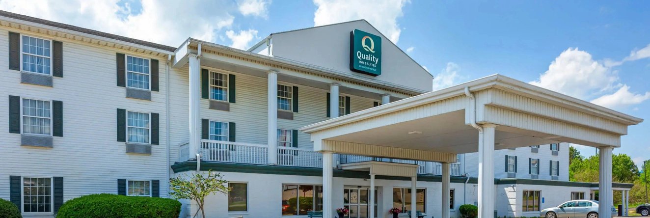 Quality Inn & Suites Bellville - Mansfield, 贝尔维尔 — 照片 1