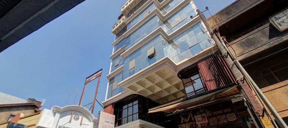Oyo 23051 Hotel Surya Yatri Niwas, Белагави — фото 1