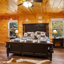 Serene Mountain Retreat By Ghosal Luxury Lodging, Блафф-Маунтин — фото 4