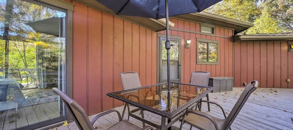 Pet-friendly Cabin - 1 Mi From Fontana Lake!, 布赖森城 — 照片 1