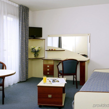 Brit Hotel Confort Lannion Centre Gare, Ланьон — фото 5