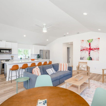 Modern 3 2 two Kings hot tub Fire pit 16min to Wine Trail Nearby Pickleball Courts Pools, 布兰科 — 照片 2