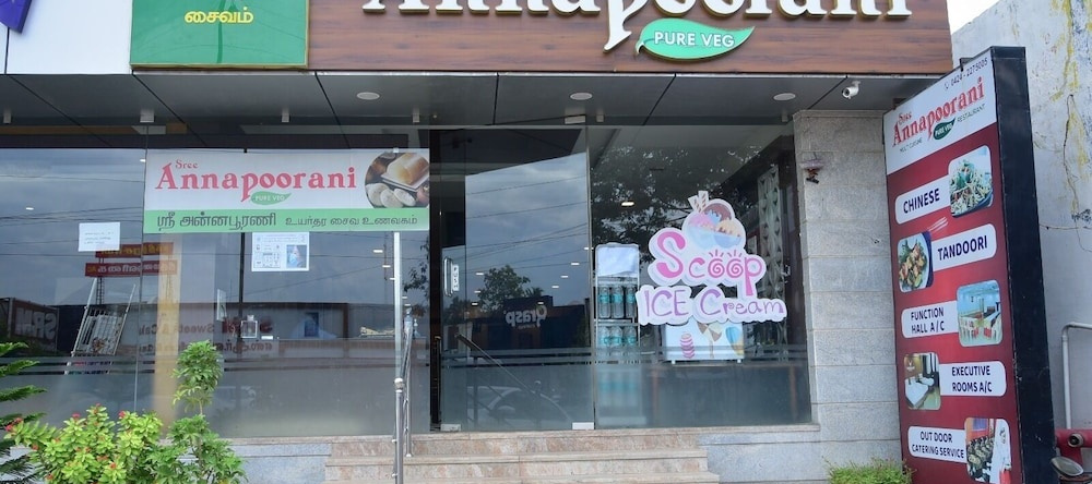 Hotel Varshan International, Erode — photo 1