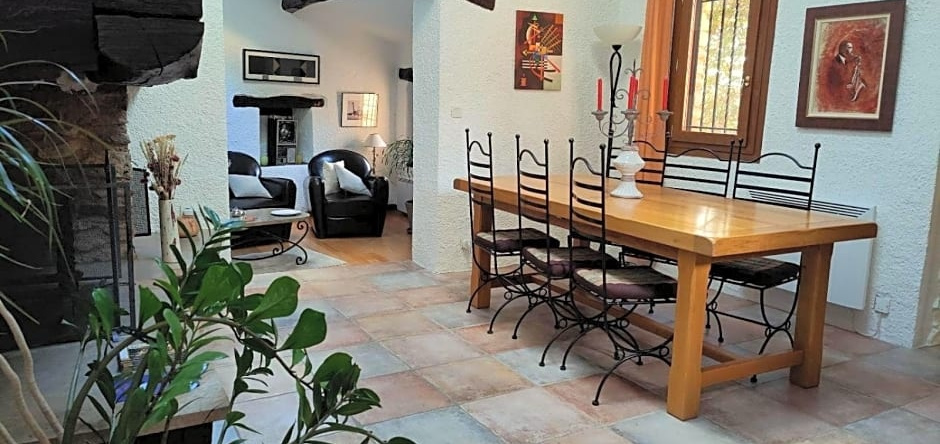 Chambres d'hôtes Peu del Causse SPA, 圣科隆布德拉科芒德里 — 照片 1