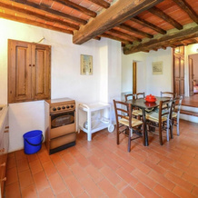 Cozy Farmhouse in Castiglione del Lago With Swimming Pool, 卡斯蒂廖内-德尔-拉戈 — 照片 3