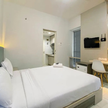 Comfortable 1Br Without Living Room At Amartha View Apartment, 三宝垄 — 照片 5