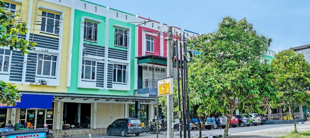 OYO 92152 Hotel The Wong, 巴图里特 — 照片 1
