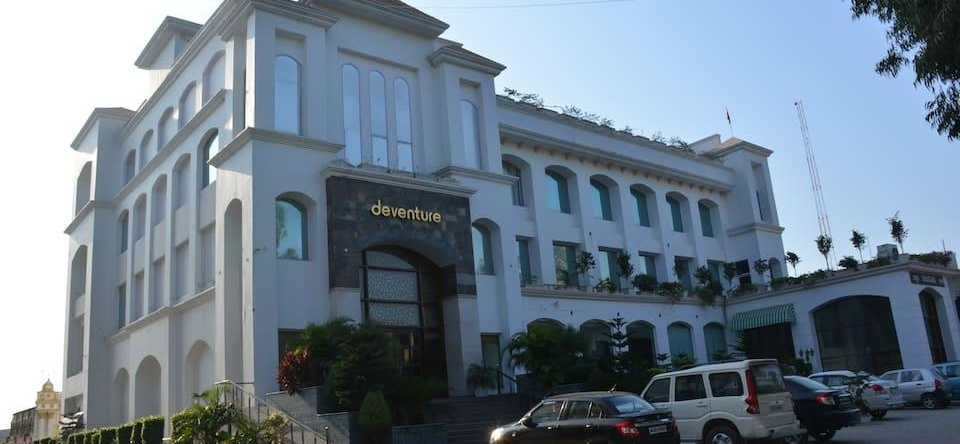 Deventure Hotel, Karnal — photo 1