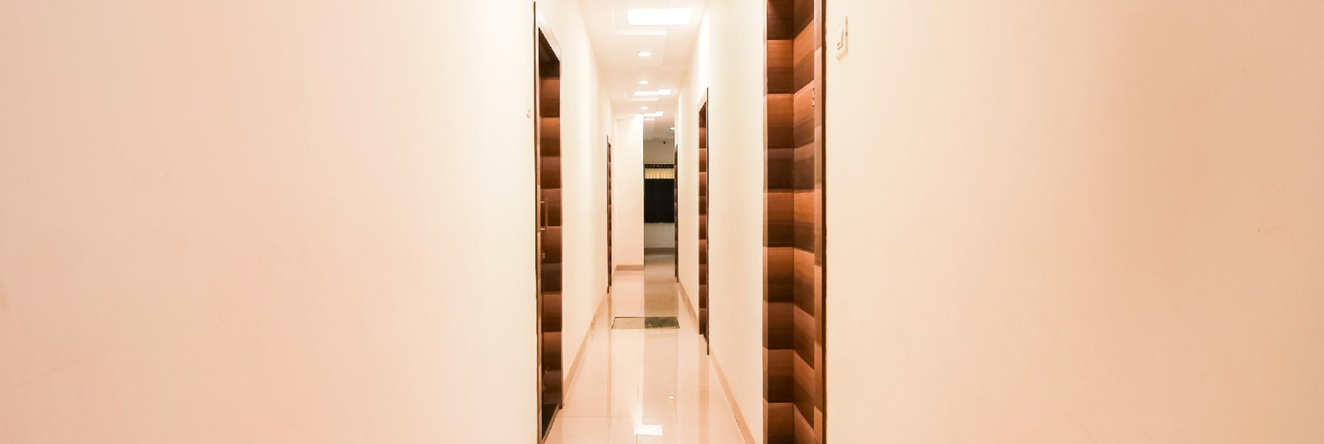 OYO 66342 Hotel Unique Inn, Dhule — photo 1
