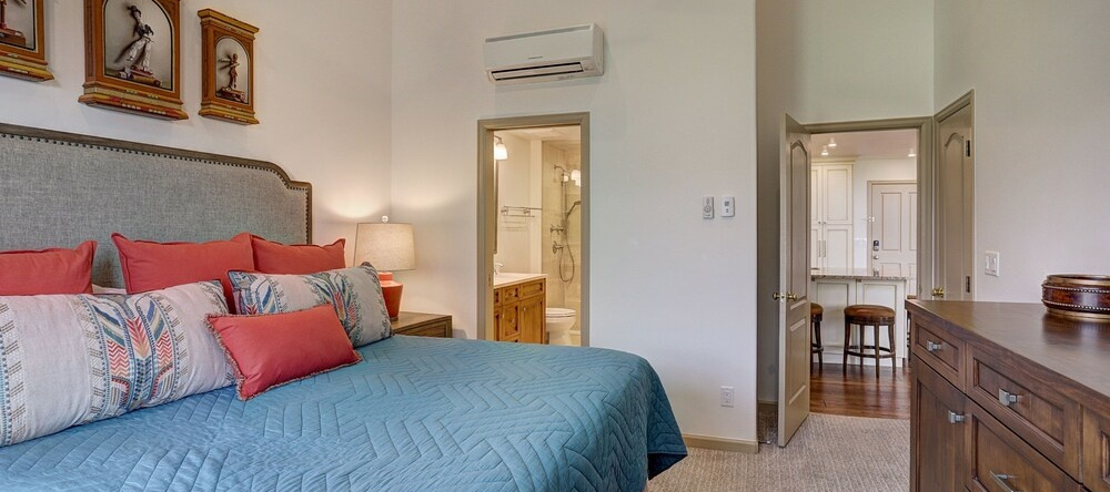 2br In The Seasons At Arrowhead-vaulted Ceilings 2 Bedroom Condo by RedAwning, Beaver Creek — photo 1