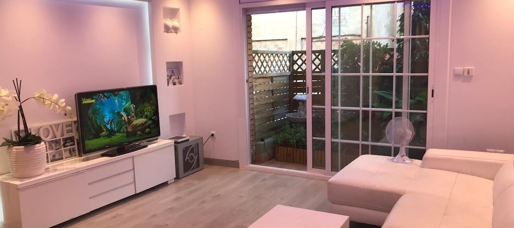 Kamelly Guest House, 巴达洛纳 — 照片 1