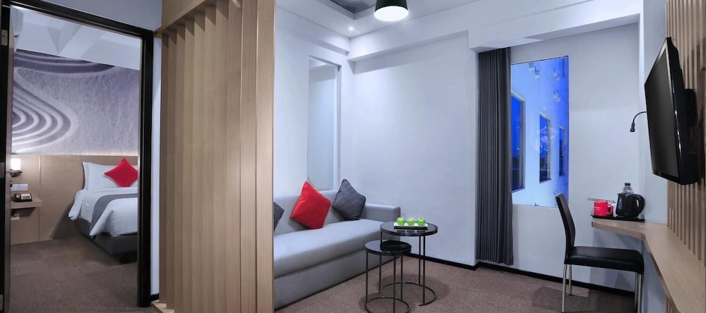 Hotel NEO + Waru-Sidoarjo, Sidoarjo — photo 1