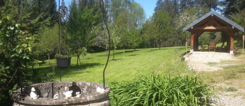 Gîte du château de Feschaux, Jura, Villeneuve-sous-Pymont — photo 1