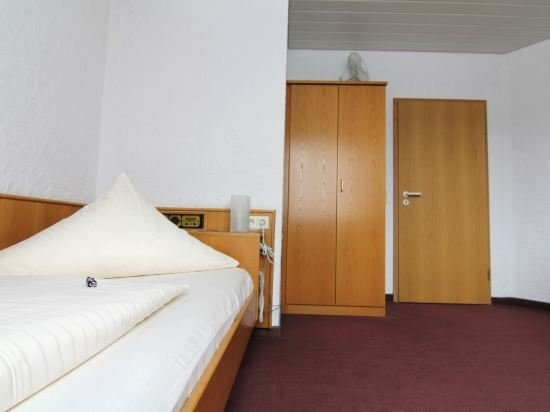 Hotel Garni Kiefer, Нюртинген — фото 1