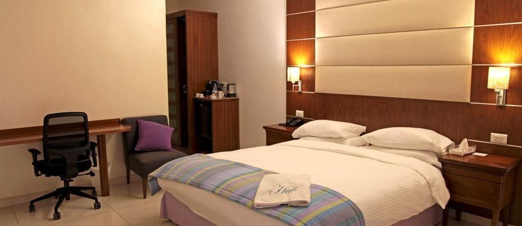 The Hub Hotel, Freetown — photo 1