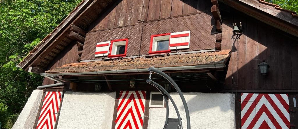 Romantic private superior Swiss Chalet with Hottub, 龙疆 — 照片 1