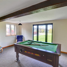 Luxurious Holiday Home in South Wales Near River, Llandinam — photo 5