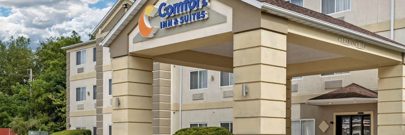 Comfort Inn & Suites East Moline near I-80, 卡本克利夫 — 照片 1